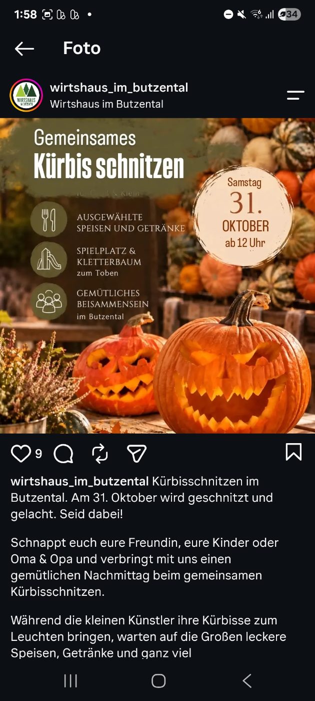 Gemeinsames Kürbisschnitzen
