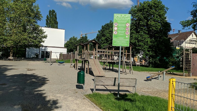 Spielplatz An Der Grundschule