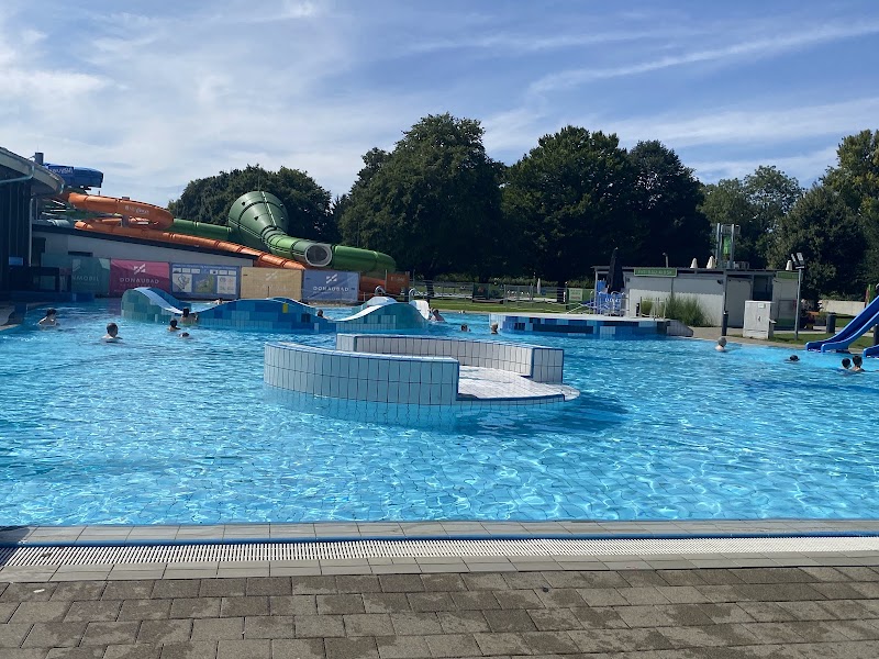 Erlebnis-Aussenbecken